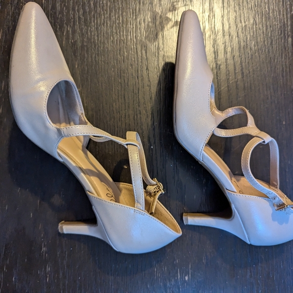 Abella Tan Stiletto Heels 7.5 - Picture 6 of 6